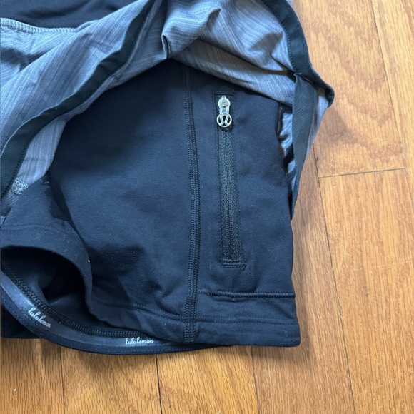 Lululemon Run Speed Squad Shorts Slate Gray/ Black with Flirty Pocket Sz. 6 - Picture 6 of 8
